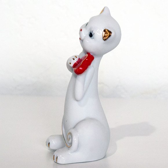 Ceramic Cat with Heart - Picture 10 of 12